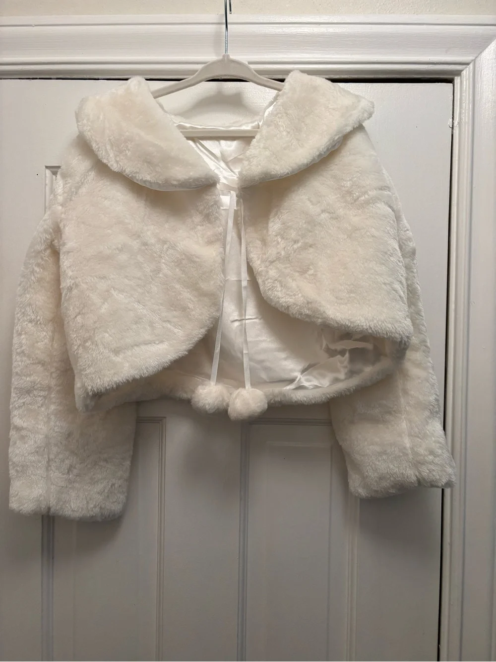 Girls' Ivory Faux Fur Cape Jacket with Pom Tie Size Large 4T/5T